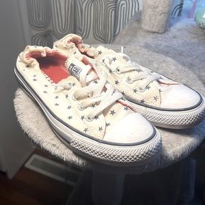 Adorable slip on Converse!